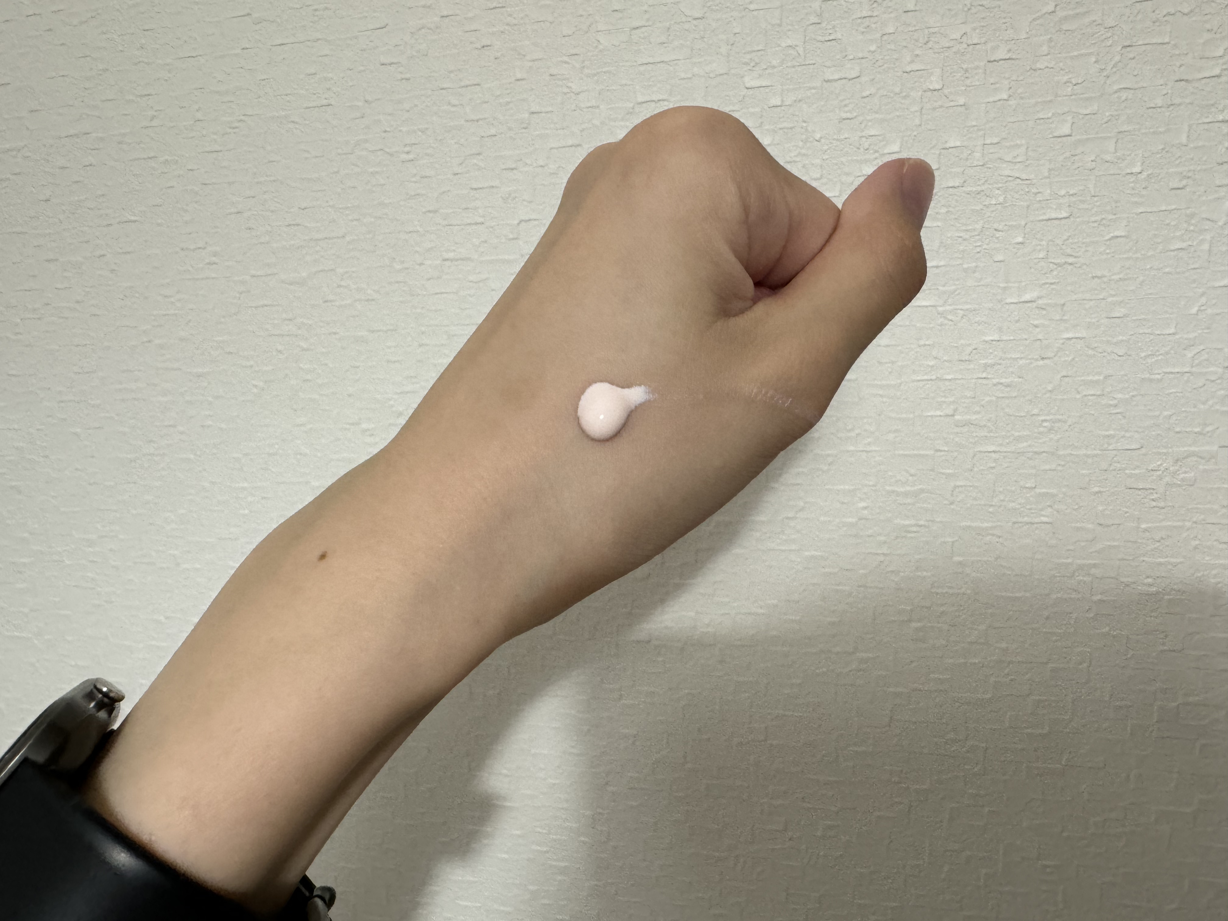 ミネラルUVアクアセラム ナチュラルピンク/エトヴォス/美容液を使ったクチコミ（2枚目）