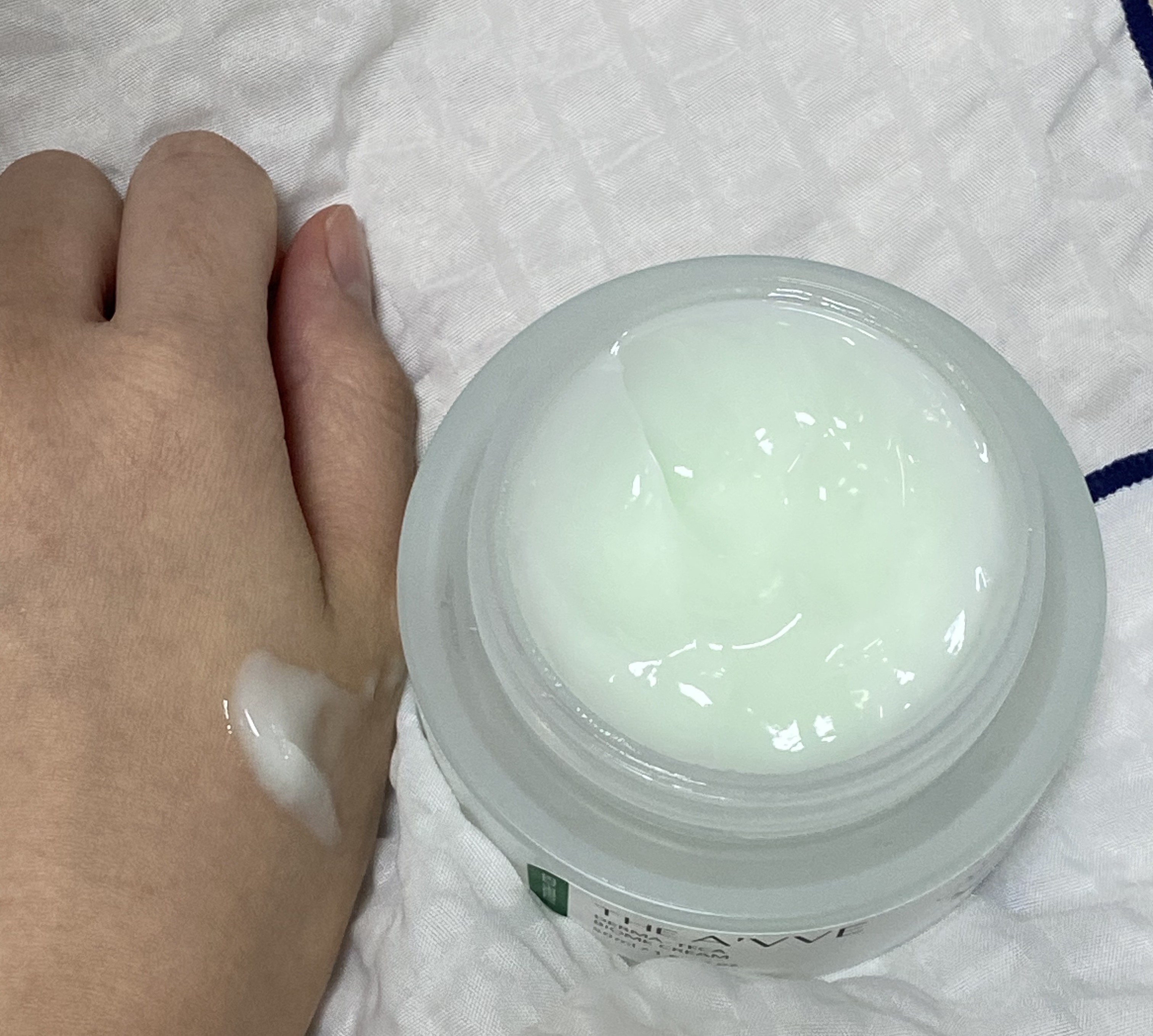 ダーマテカバイオームクリーム/THE A'VVE/フェイスクリームを使ったクチコミ（2枚目）