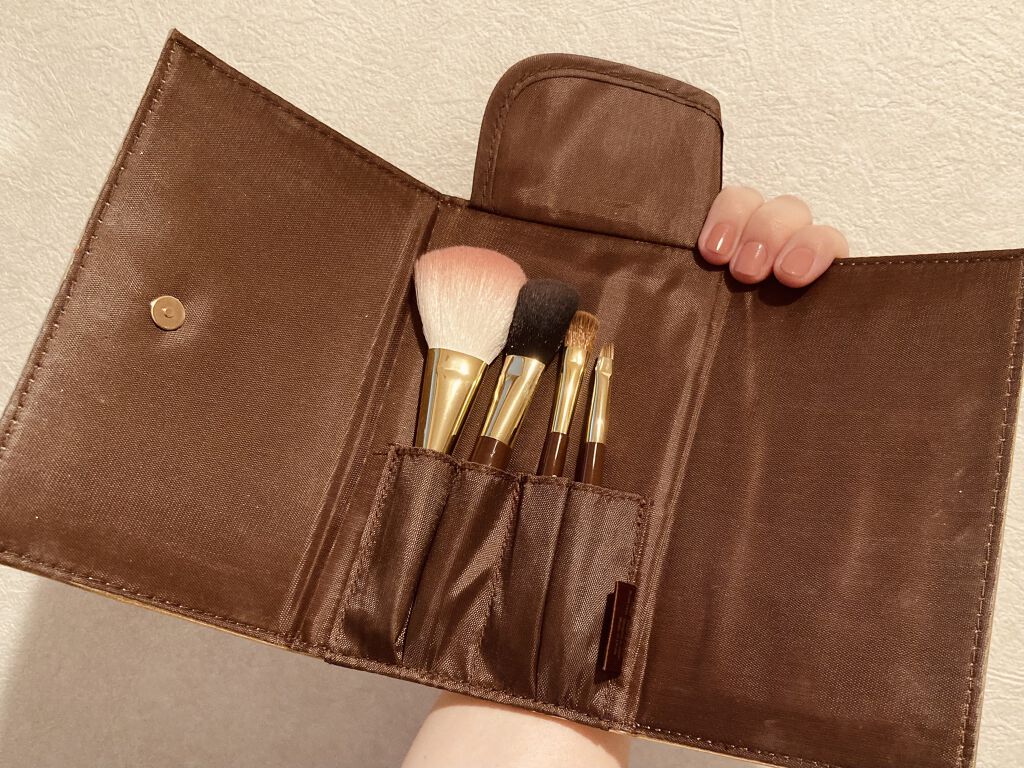 リトラクタブルチークブラシ/THE BODY SHOP/メイクブラシを使ったクチコミ（2枚目）