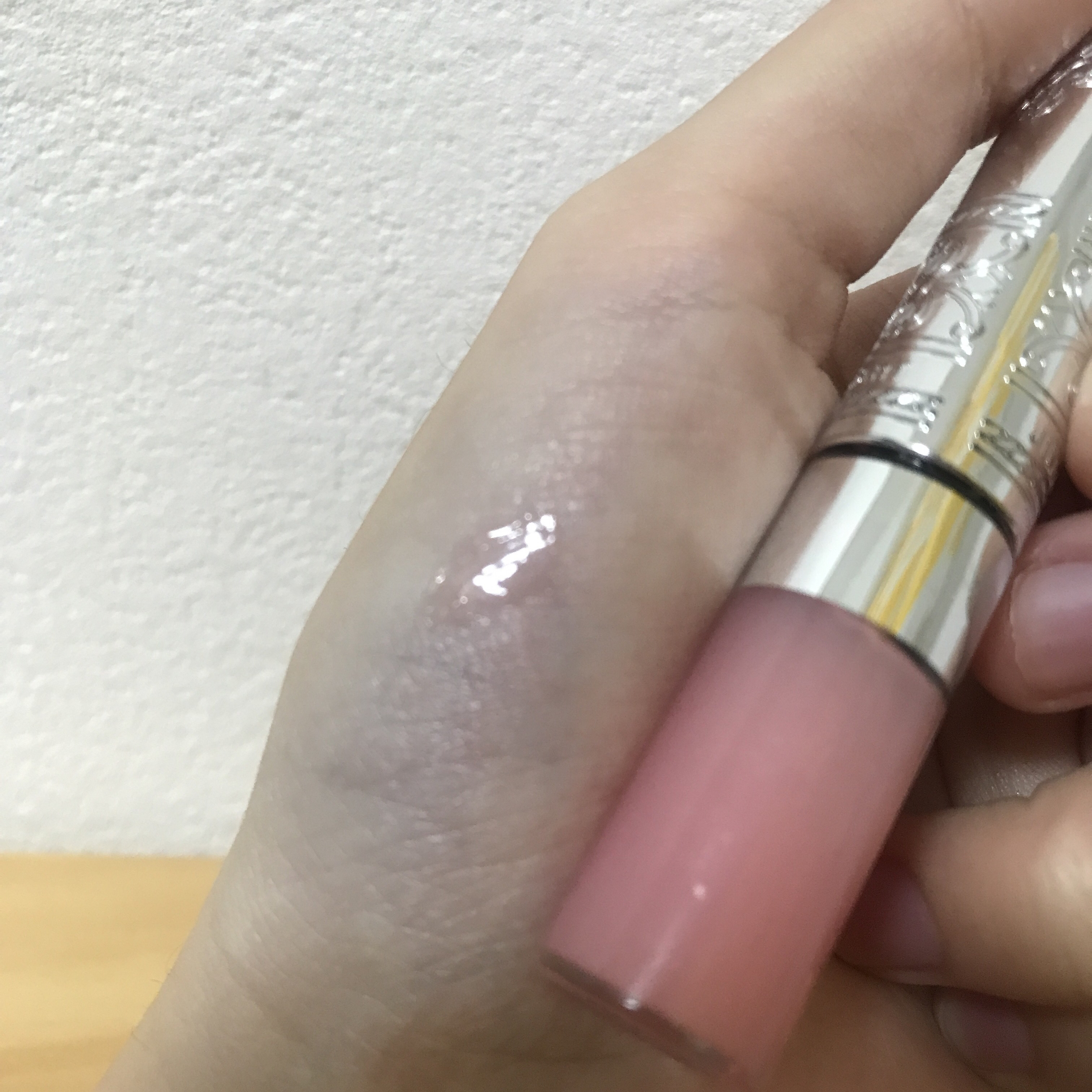 ジルスチュアート　クリスタルブルーム　リップブーケ セラム 02 sweet pea pink/JILL STUART/リッププランパーを使ったクチコミ（2枚目）