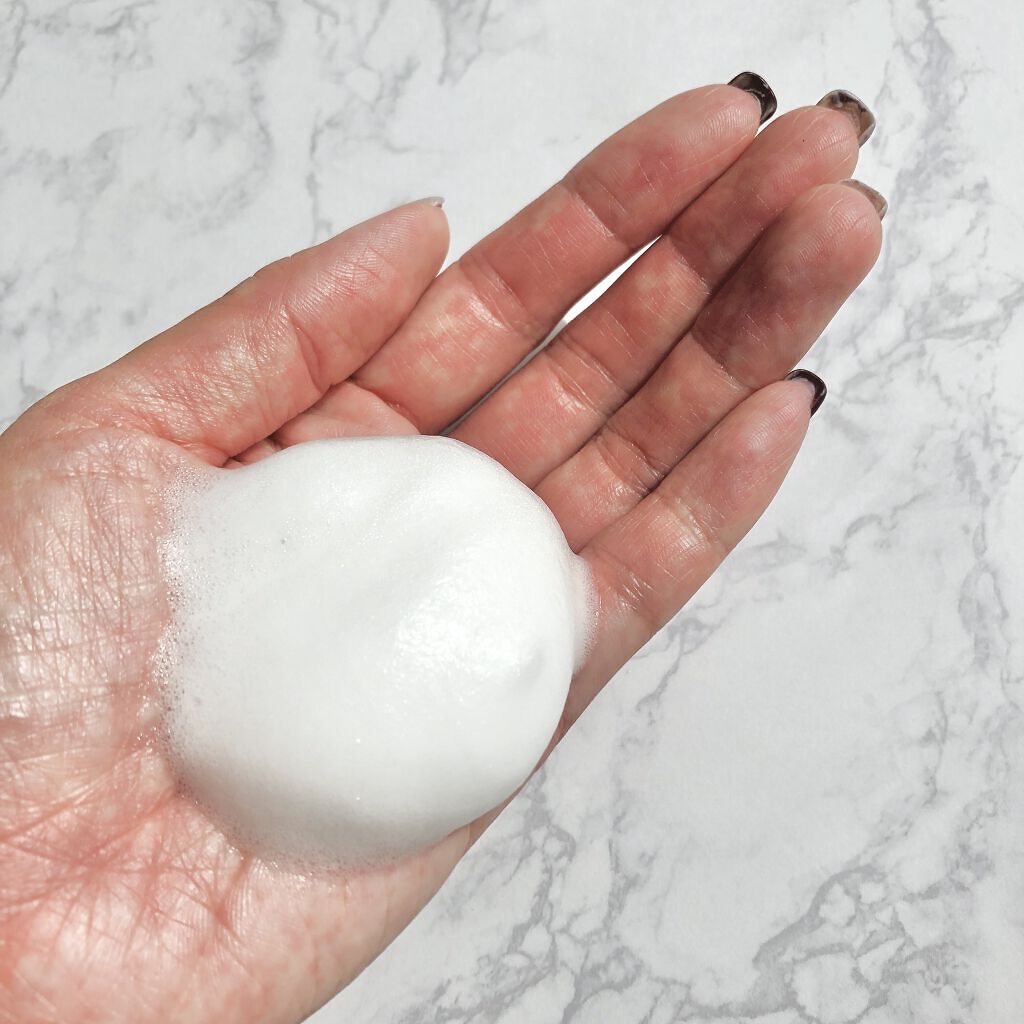 hadakaraボディソープ 泡で出てくるオイルインタイプ ローズガーデンの香り/hadakara/ボディソープを使ったクチコミ（3枚目）