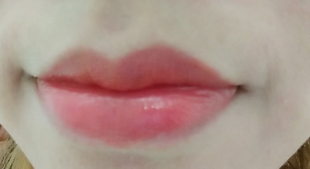 ラスティンググロスリップ/CEZANNE/口紅を使ったクチコミ(2枚目)