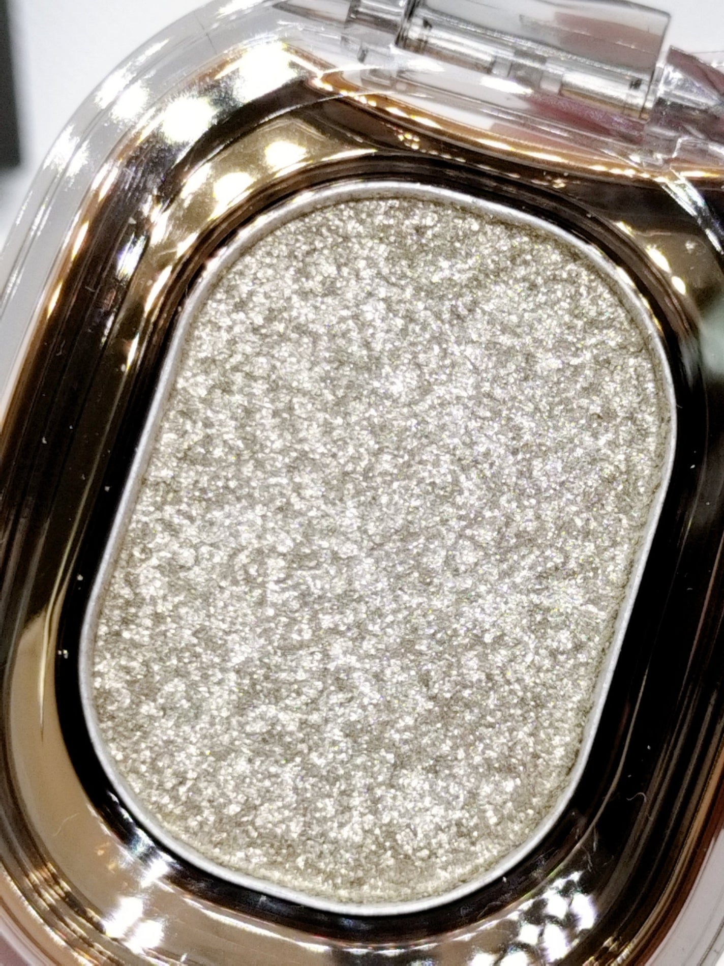 ASTRAL LIGHT EYESHADOW/Ameli/単色アイシャドウを使ったクチコミ(6枚目)