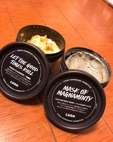 LUSHで鼻の黒ずみ解消！！
*洗顔*
「毎日が晩餐」
あまーーい匂いで洗っている間ほんとに癒されます。細かいスクラブで優しくゆっくり洗っています！
洗い上がりはしっとりですぐに化粧水しなきゃという焦り