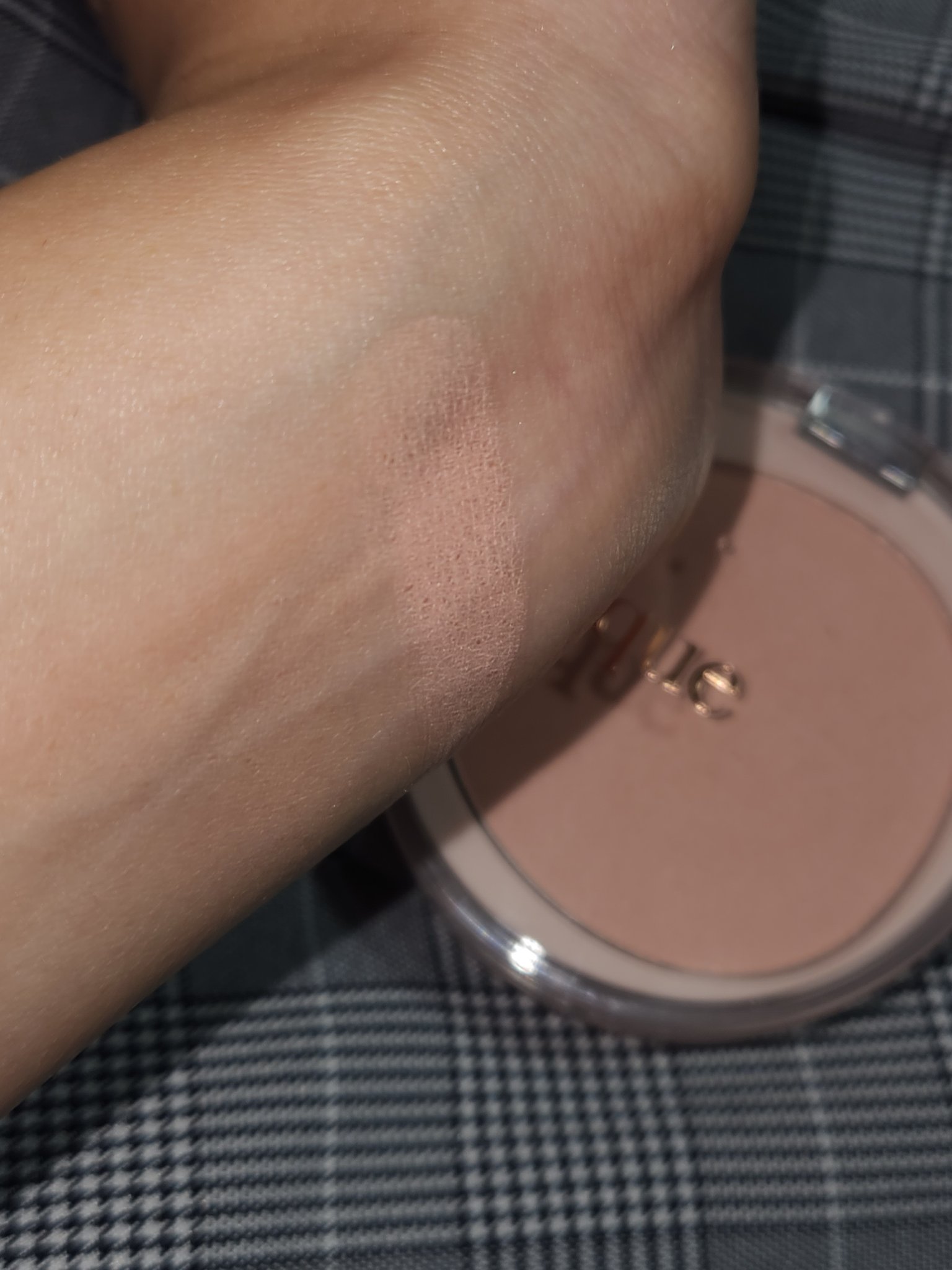 dasique ソフトブラーチークのクチコミ「これこそナチュラルピンク！dasique、ソフトブラーチーク、08ロージームード

粉もさらさ.....」（3枚目）