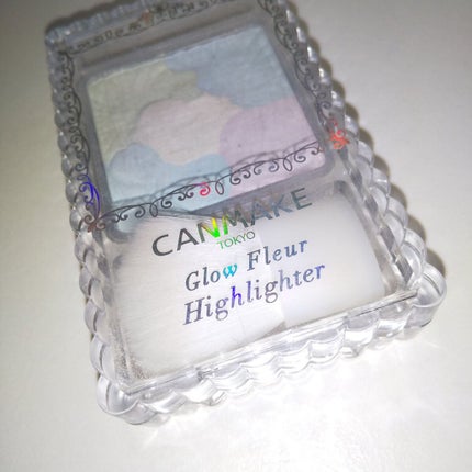 グロウフルールハイライター 01 プラネットライト/キャンメイク/パウダーハイライトを使ったクチコミ(2枚目)