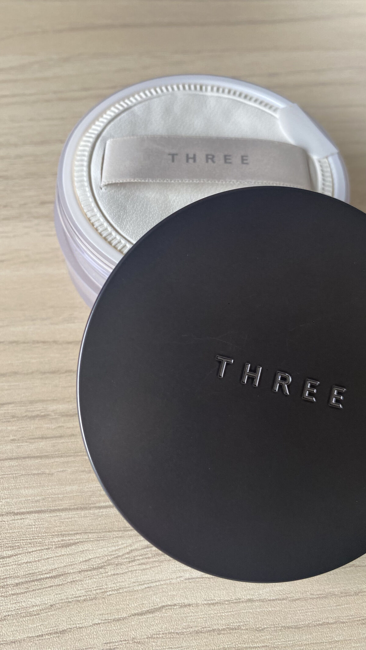 アドバンスドエシリアルスムースオペレーター ルースパウダー/THREE/ルースパウダーを使ったクチコミ（2枚目）