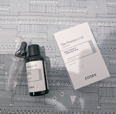 COSRX
The Vitamin C 23 Serum

(RXザ・ビタミンC23セラム)


日本販売価格：2,300円（税込）
容量：20ml


高強度純粋ビタミンC23%配合でブライトニングと