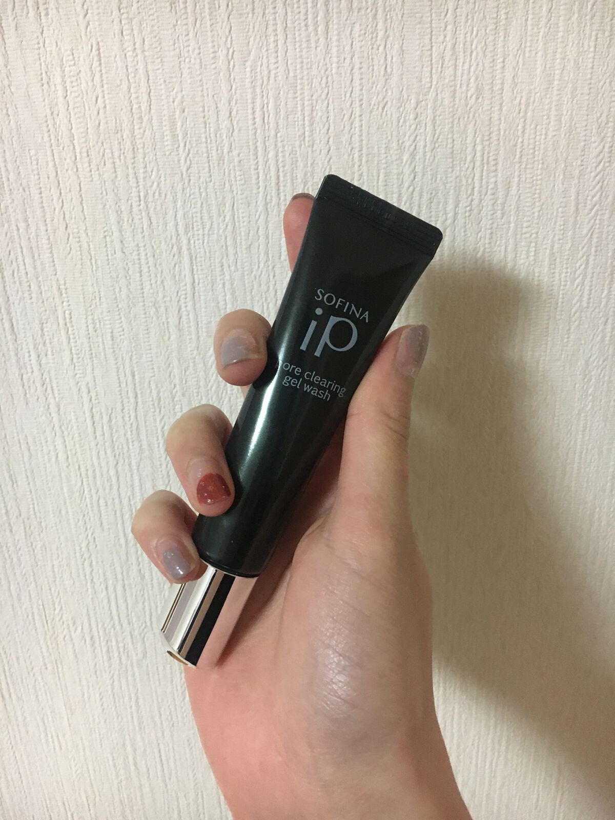 
🖤SOFINA iPポア クリアリング ジェル ウォッシュ🖤(税込1980円)

SOFINA iPから2022年5月に部分用洗顔料が発売されました！

1800円とSOFINA iPにしてはかなりお手頃価格だなーという印象です

使