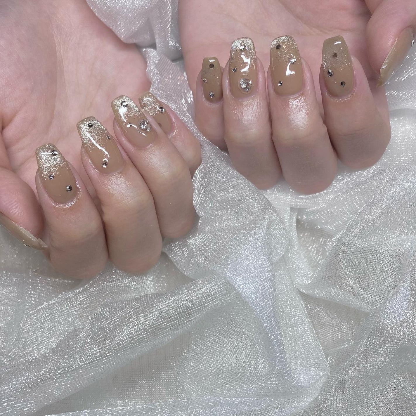 kanna on LIPS 「・・・大人シンプルワンホンネイル🇨🇳❤️ミニVカットもかわいぃ..」(2枚目)