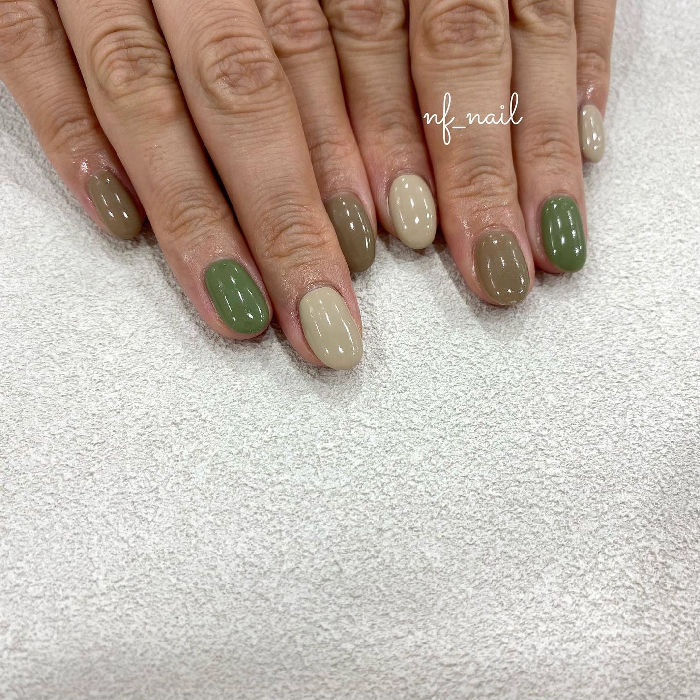 Natsumi◎nailist on LIPS 「onecolor.秋色🍃🍂.#ネイル#ネイルデザイン#ネイ..」(2枚目)