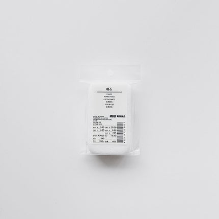 無印良品 シルクパウダー配合軽石のクチコミ「かかとのザラつき気になるなら軽石がいちばん。無印のは見た目・サイズ・粗さがちょうどよくてすき
.....」(1枚目)