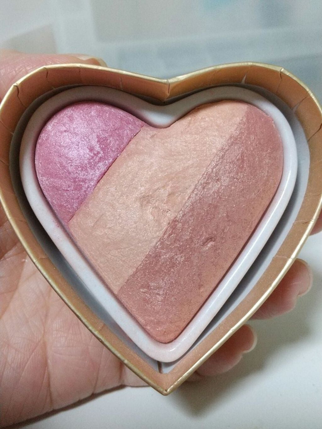 ブラッシング ハート/MAKEUP REVOLUTION/パウダーチークを使ったクチコミ(1枚目)
