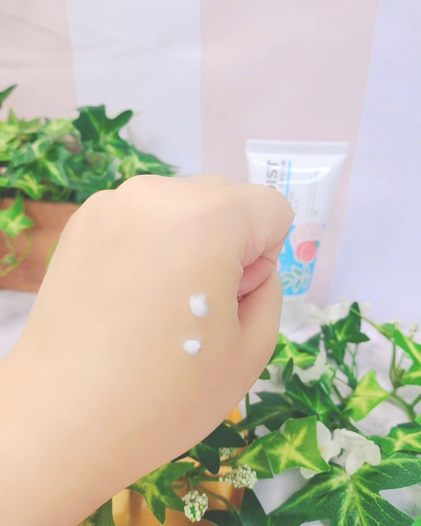 ももの花 モイストハンドクリーム すっきりピーチの香り/オリヂナル/ハンドクリームを使ったクチコミ(2枚目)