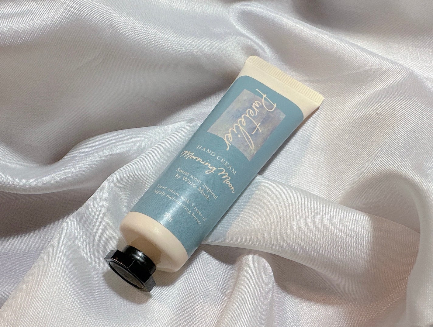 はろこ on LIPS 「ダイソーのハンドクリーム、めちゃくちゃいい香りする…!保湿力も..」(1枚目)