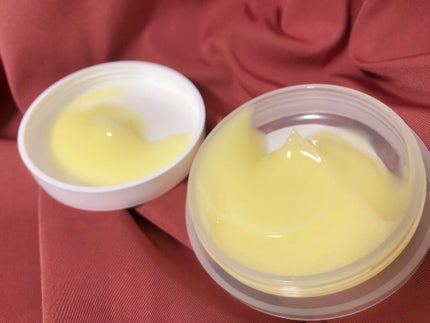 ホコニコ Silky Swanのクチコミ「最近よく見かけるアイテムで気になっているのがネックケア🙈💓
「見た目年齢は首元で決まる!」
と.....」(2枚目)