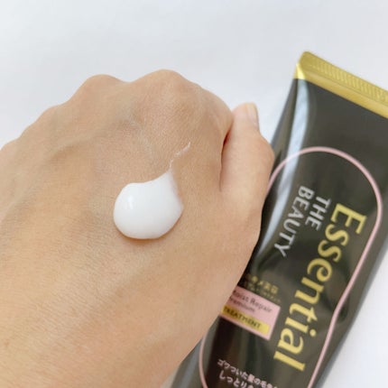 THE BEAUTY 髪のキメ美容プレミアムトリートメント<モイストリペアプレミアム>/エッセンシャル/洗い流すヘアトリートメントを使ったクチコミ(3枚目)