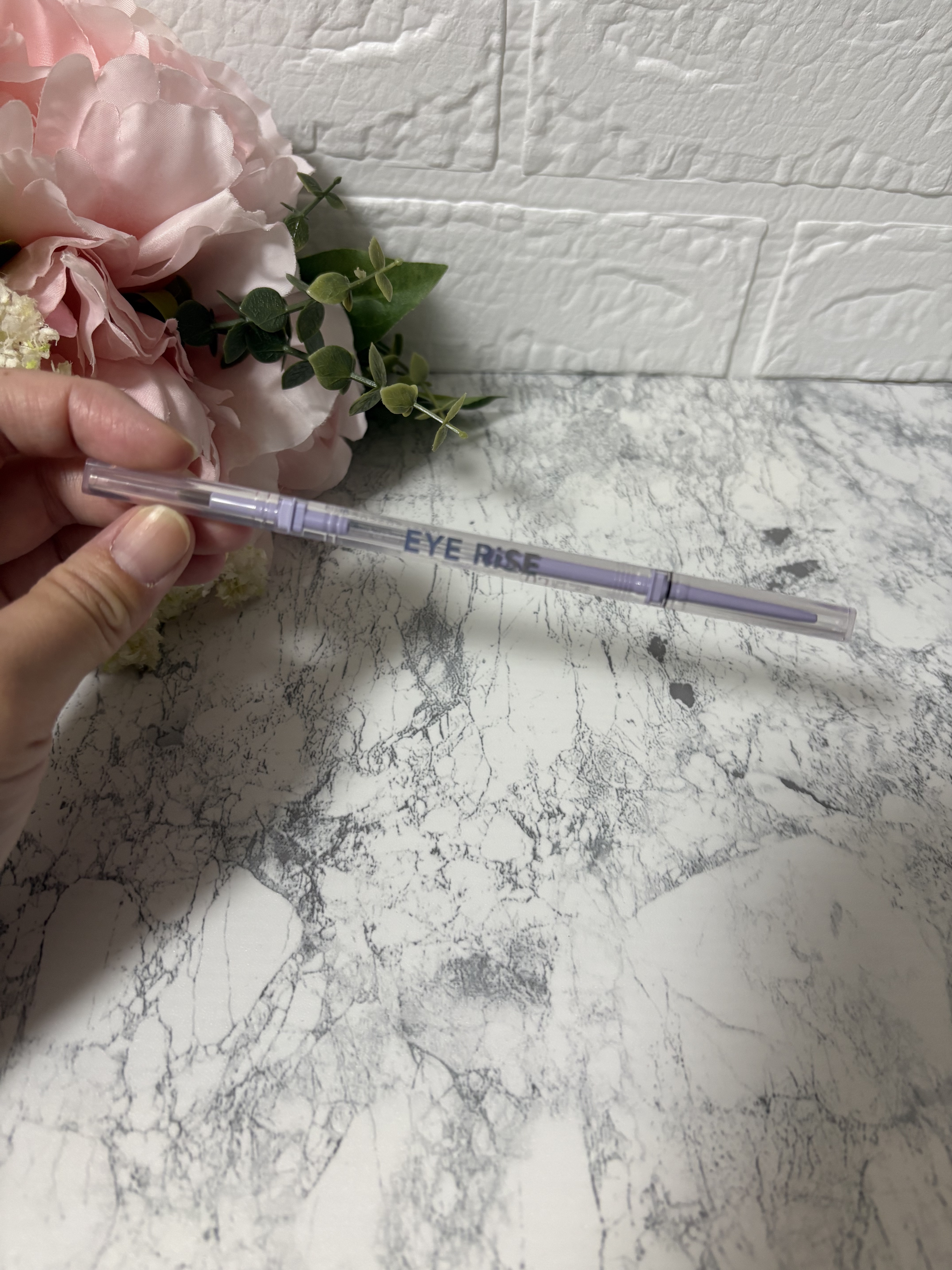 アイライズ 陰影ライナー #02 ダークブラウン/THE FACE SHOP/ペンシルアイライナーを使ったクチコミ（2枚目）