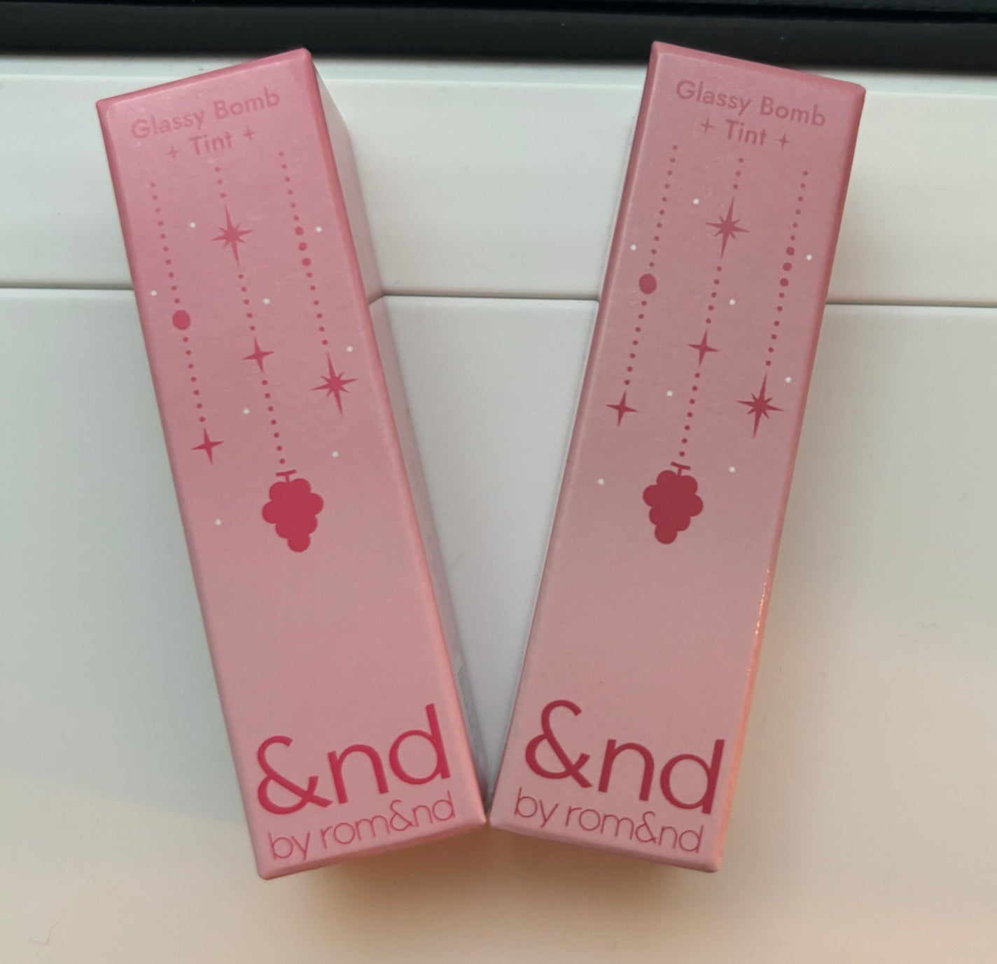 アンドバイロムアンド グラッシーボムティント/&nd by rom&nd/リップティントを使ったクチコミ(2枚目)