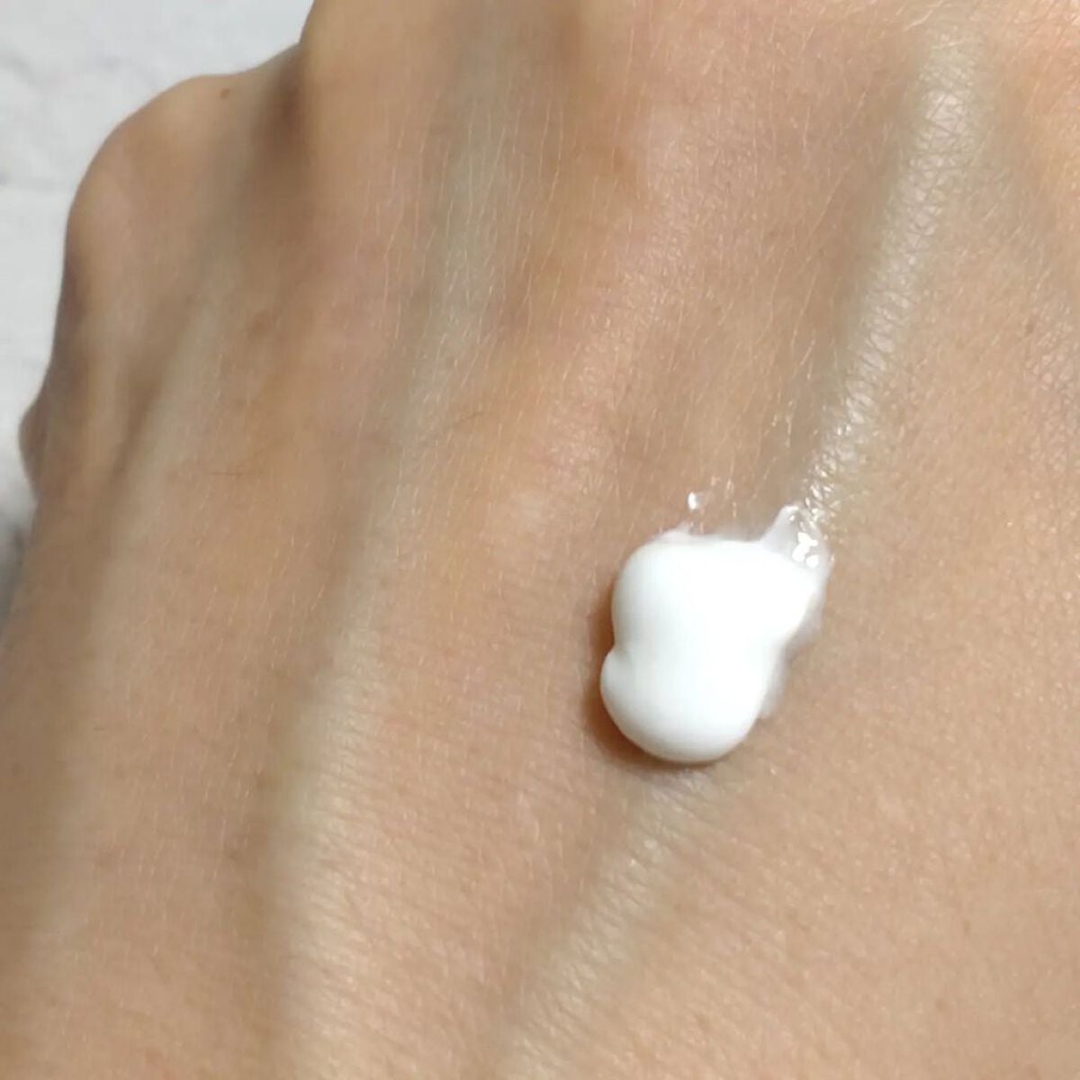 ブライト フォーカス リアル アイクリーム フォーフェイス/AHC/アイケア・アイクリームを使ったクチコミ(5枚目)