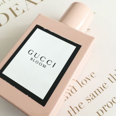 まったり濃厚な花々の香り


GUCCI
グッチ  ブルーム  オードパルファム


トップ:ジャスミンアブソリュート
ミドル:チュベローズアブソリュート
ラスト:ラグーンクリーパー


とにかく花の香