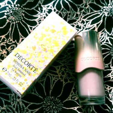 DECORTÉ ミモザ ネイルのクチコミ「春らしいネイル🌸
DECORTÉ✨
ミモザ ネイル
05
adoration
ヌーディな桜貝み.....」（1枚目）