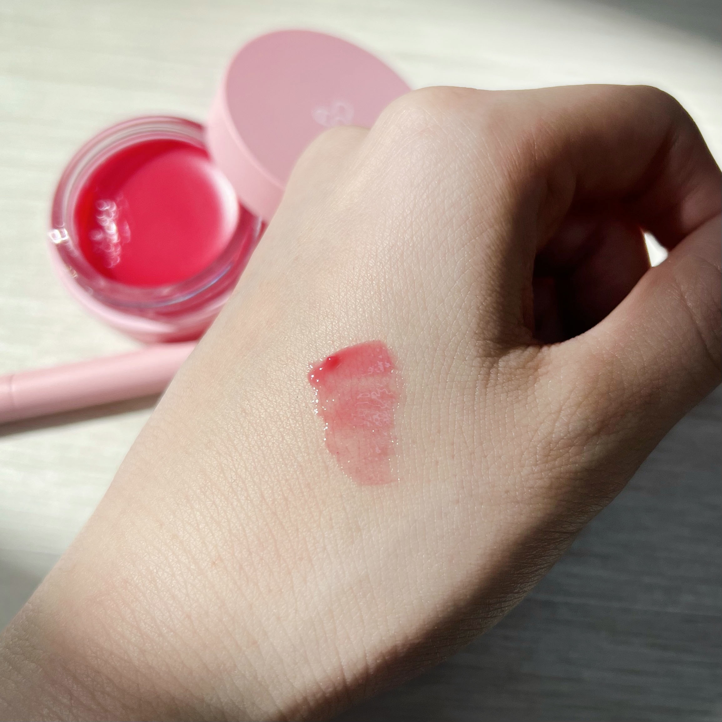 GLOWY TINT BALM/AOU/リップグロスを使ったクチコミ（2枚目）