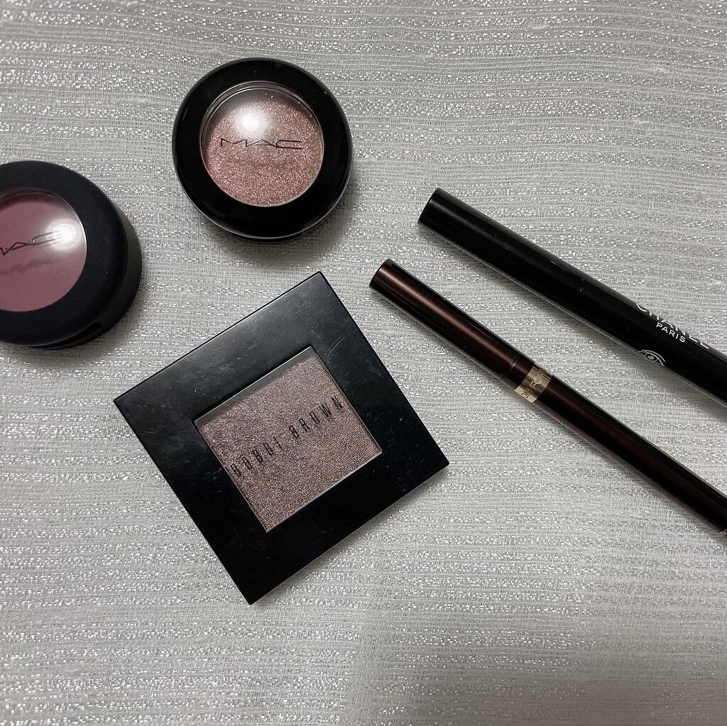 メタリック アイシャドウ/BOBBI BROWN/単色アイシャドウを使ったクチコミ(4枚目)