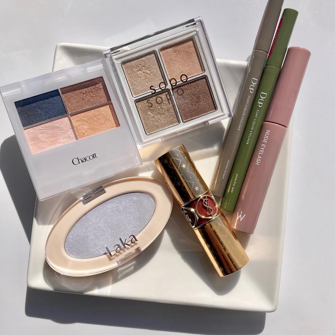 しろいぱんだ on LIPS 「#今日のメイクカーキ×オレンジキラキラ粉雪メイク❄️sopoの..」(2枚目)