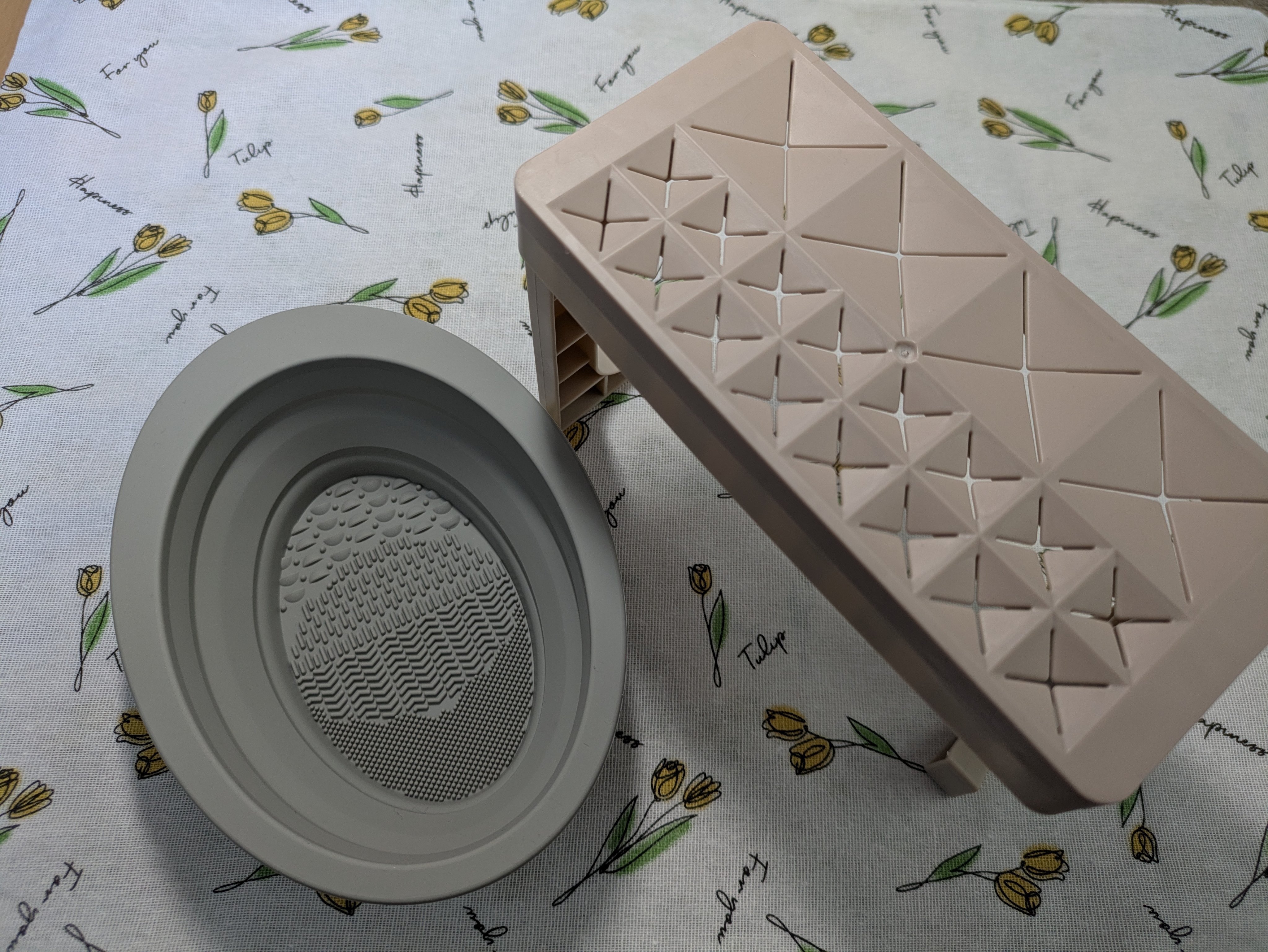 折りたたみ式メイクブラシクリーナー/DAISO/その他化粧小物を使ったクチコミ（1枚目）