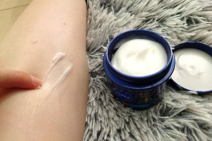 ニベア ロイヤルブルーボディクリーム うるおい密封ケア/ニベア/ボディクリームを使ったクチコミ(4枚目)