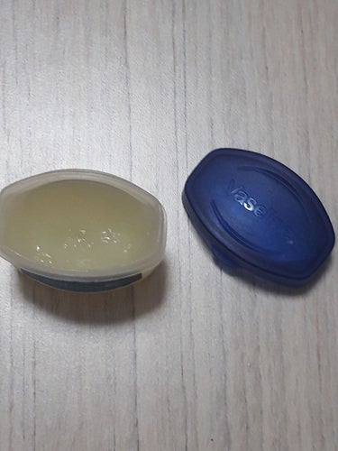 ヴァセリン リップ オリジナルのクチコミ「Vaseline　リップオリジナル
300円ほど

とっても有名なヴァセリンのリップ

⭕・唇.....」（3枚目）