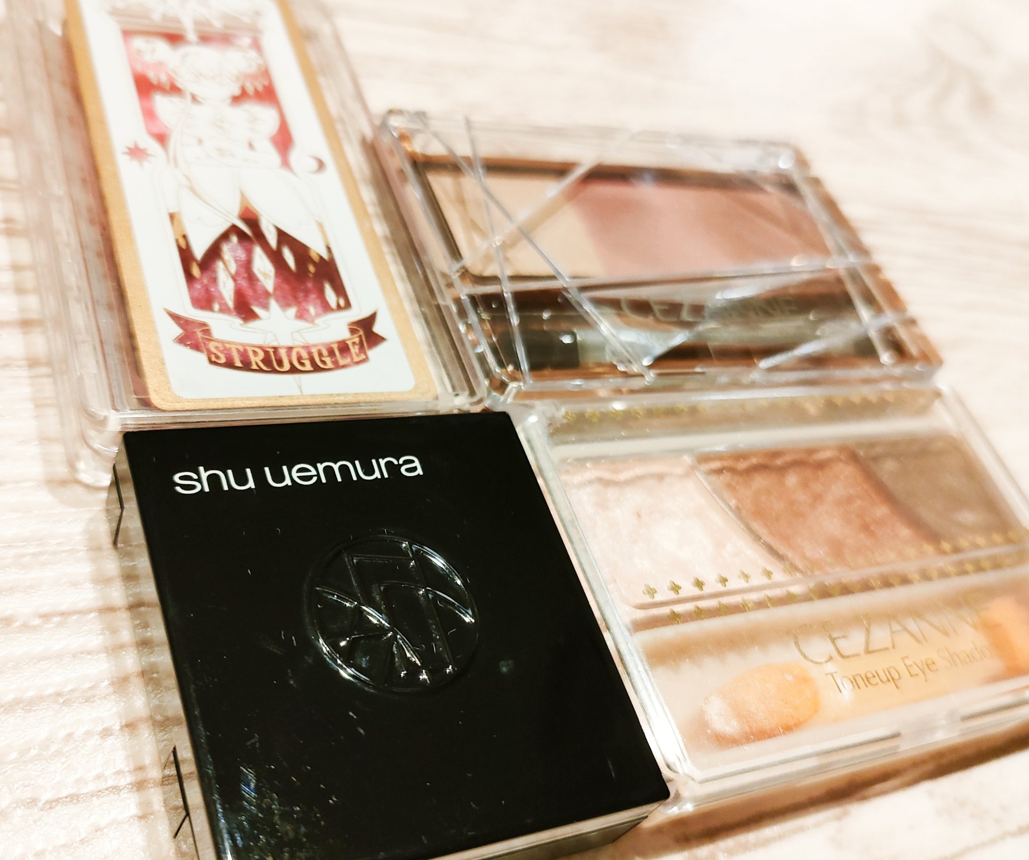 トーンアップアイシャドウ/CEZANNE/アイシャドウパレットを使ったクチコミ（2枚目）