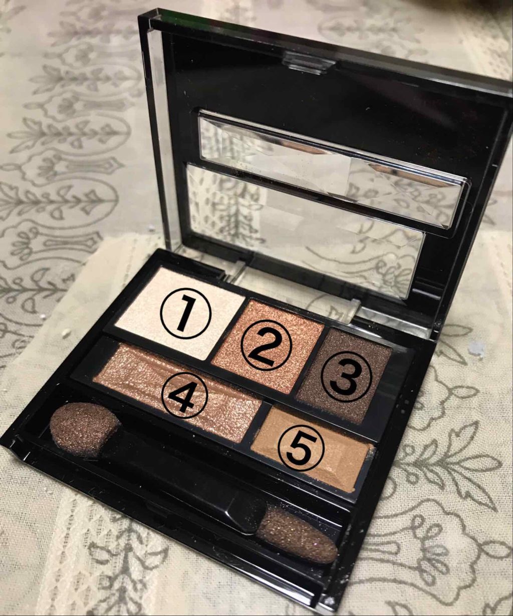 ブラウンシェードアイズN/KATE/アイシャドウパレットを使ったクチコミ（3枚目）