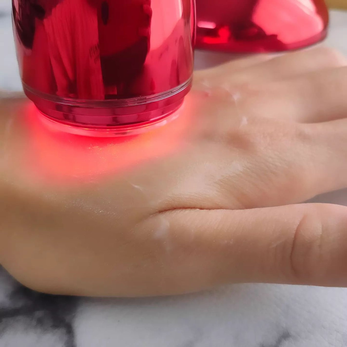 シューマジゴールド糸リフティングクリーム+EMS美顔器/MEDITHERAPY/フェイスクリームを使ったクチコミ(6枚目)