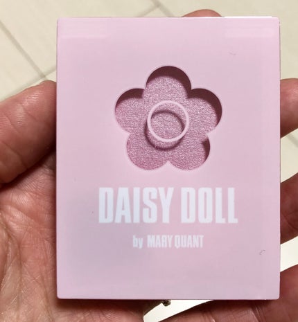 パウダーブラッシュ/DAISY DOLL by MARY QUANT/パウダーチークを使ったクチコミ(2枚目)