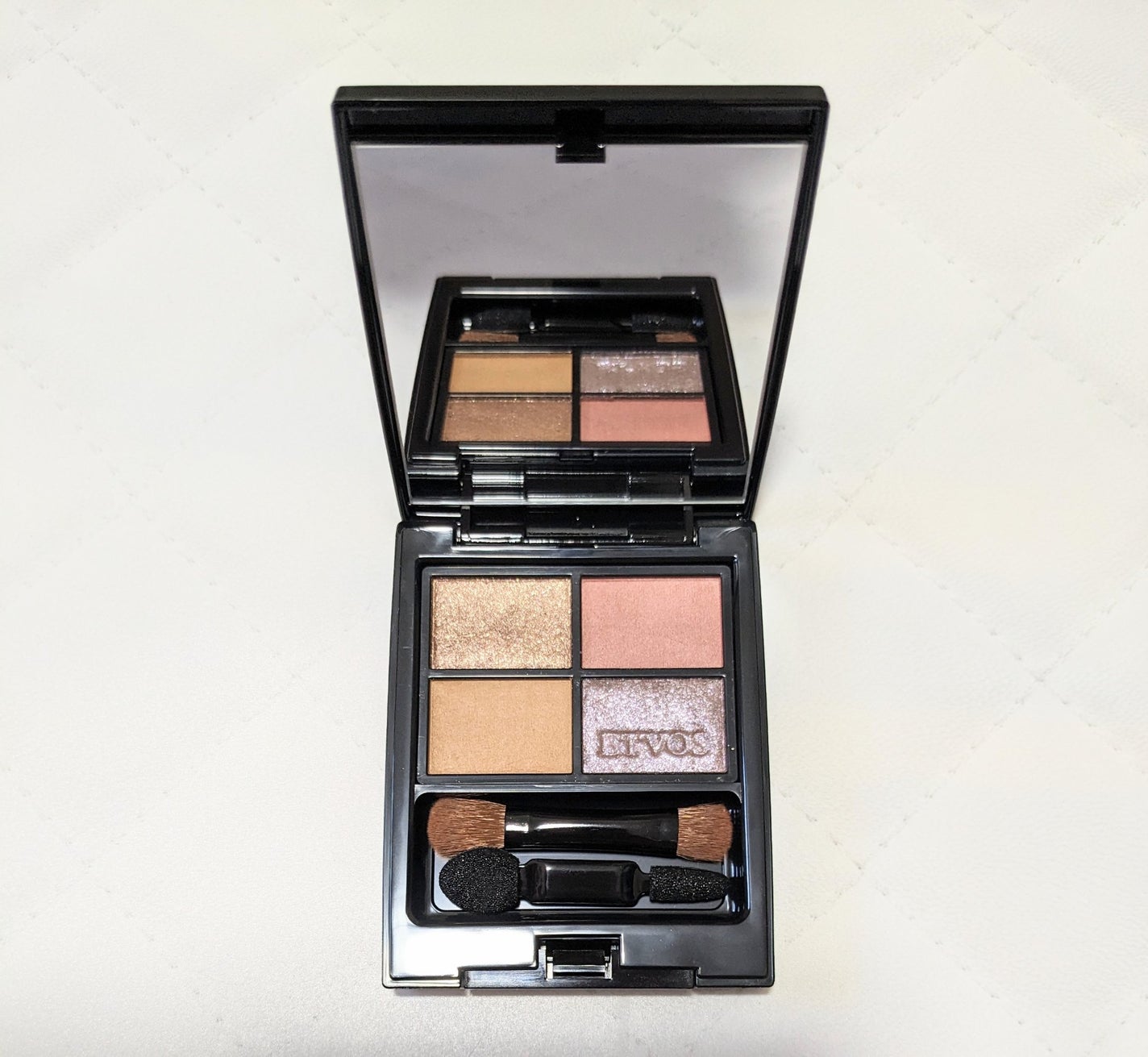 ミネラルクラッシィシャドー/エトヴォス/アイシャドウパレットを使ったクチコミ(2枚目)