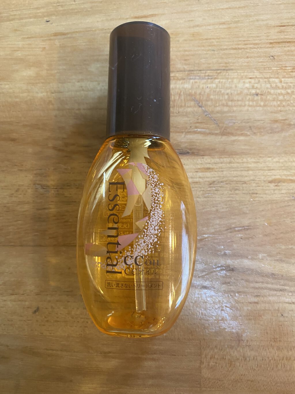 エッセンシャル CCオイル

ずーっと前にLIPSで当選したの最近使い始めて
#使い切り ました。

良くも悪くもないです。サラサラのテクスチャー。私はもっとしっとりしてる方が好きかな。

 #提供 