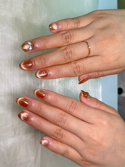 なしか フォロバ100🩵 on LIPS 「🆕ネイル💅マグネットのフレンチを初めてやりました!可愛くてお気..」(2枚目)