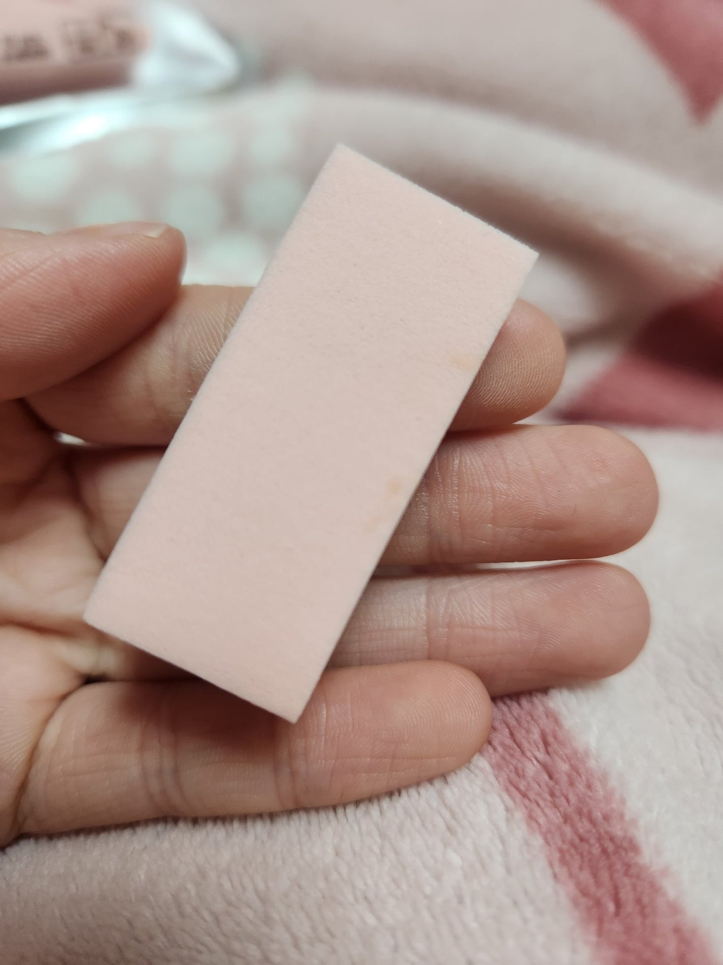 メイクアップスポンジ(バリューパック ウェッジ型 30個)/DAISO/パフ・スポンジを使ったクチコミ(3枚目)