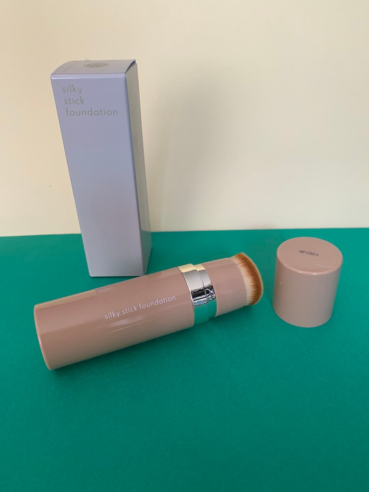 シルキースティックファンデーション/KAMIKA/その他ファンデーションを使ったクチコミ(1枚目)