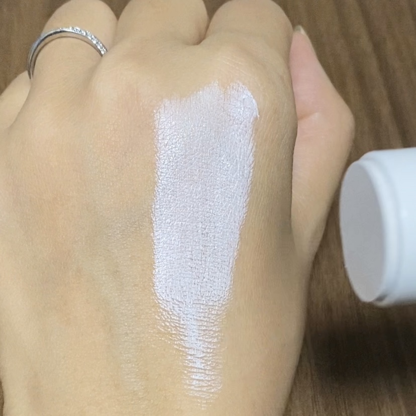 シルキースティックファンデーション ホワイト/KAMIKA/その他ファンデーションを使ったクチコミ（1枚目）