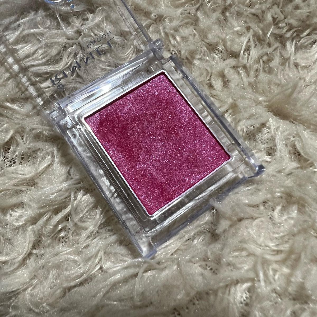 プリズム パウダーアイカラー/リンメル ロンドン/単色アイシャドウを使ったクチコミ(2枚目)