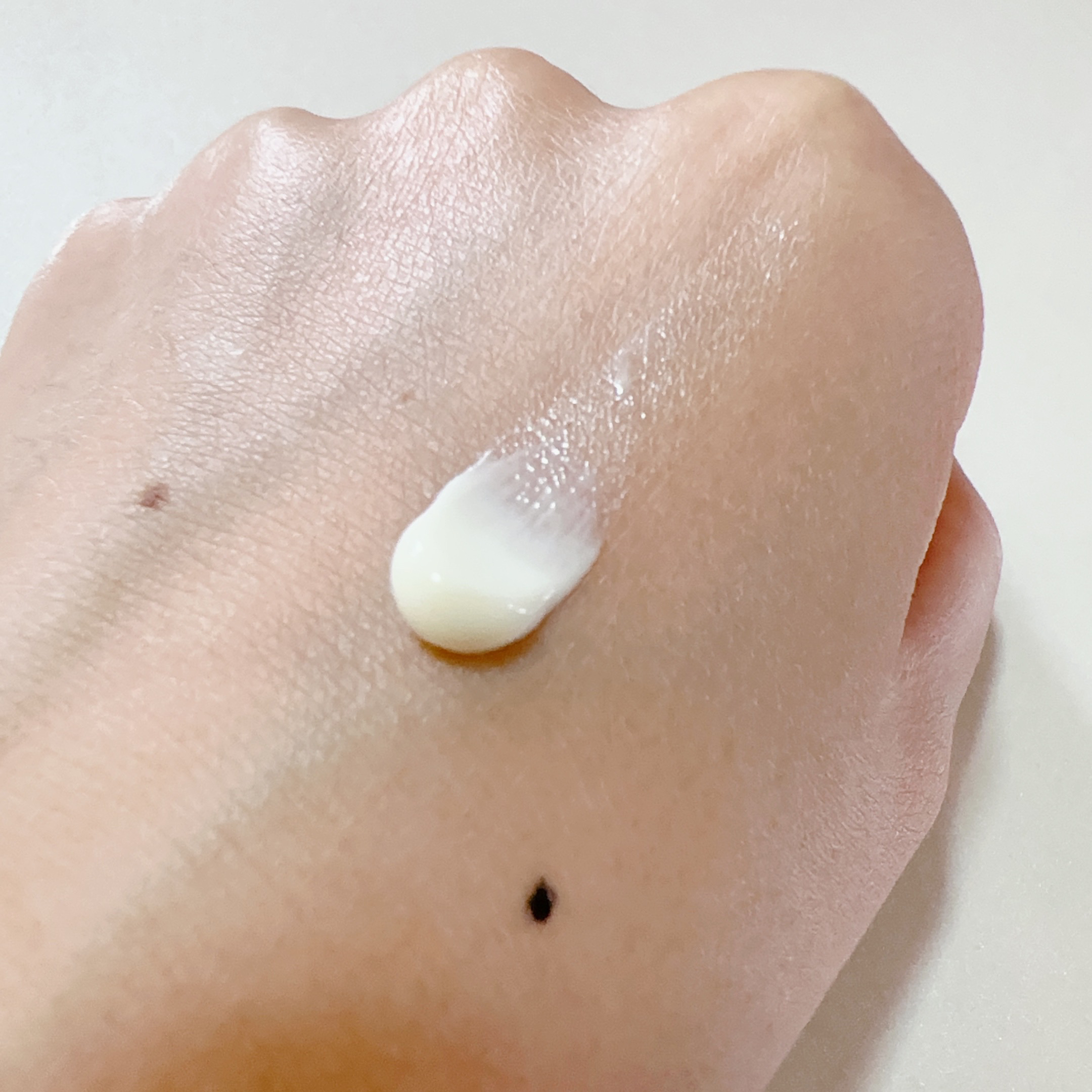 ダルバ ウォータフルマイルドサンクリームのクチコミ「ダルバ ウォータフル マイルド サンクリーム


韓国旅行に行った時に、オリーブヤングで1+1.....」（3枚目）