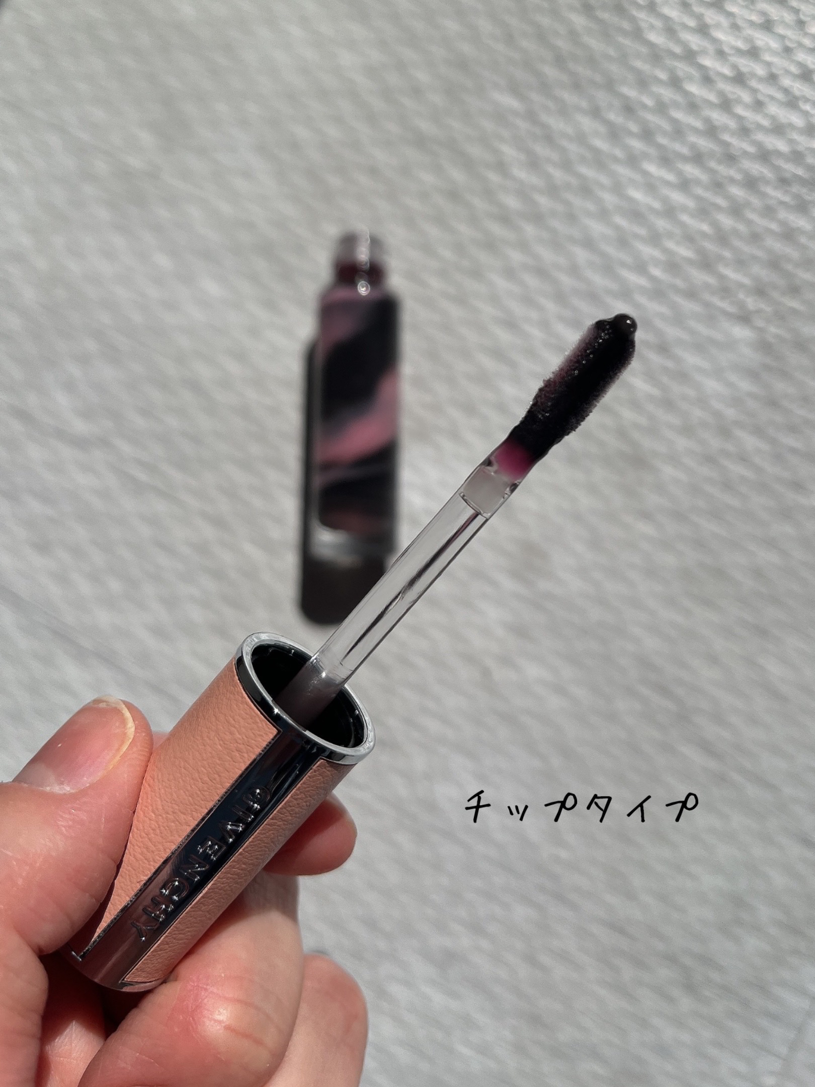 ローズ・パーフェクト・リキッド No.011 ブラック･ピンク（新）/GIVENCHY/口紅を使ったクチコミ（3枚目）