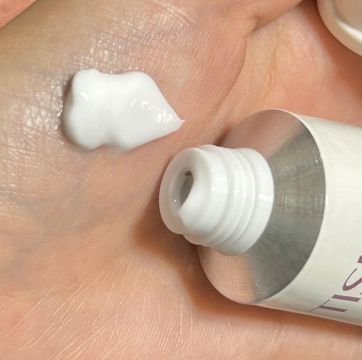 Cedarwood and Quiet Moment/Perfume Stick/TISLO/練り香水を使ったクチコミ(3枚目)