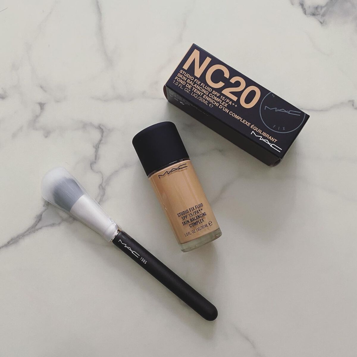 スタジオフィックス フルイッド SPF 15/M・A・C/リキッドファンデーションを使ったクチコミ（1枚目）