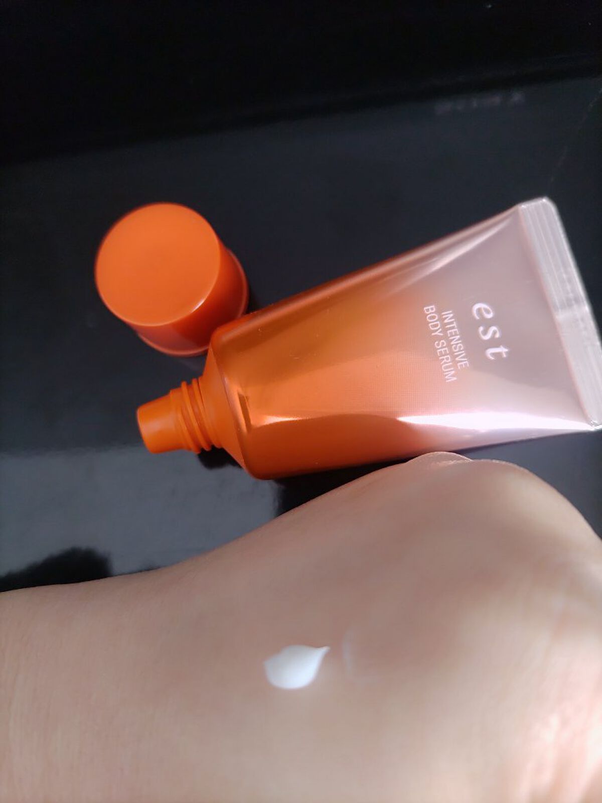 エスト インテンシブ ボディセラム/est/ボディクリームを使ったクチコミ（2枚目）