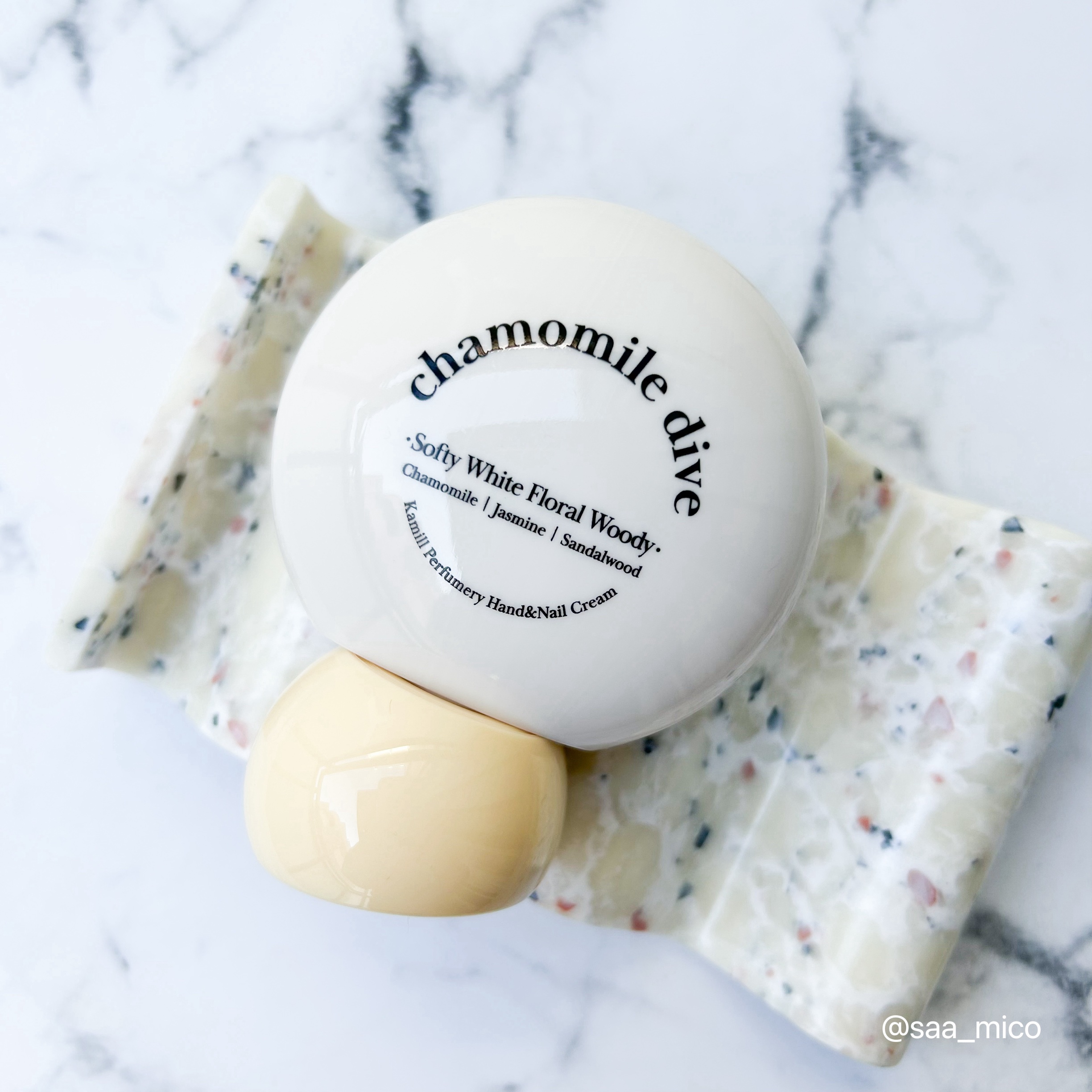 パフューマリー ハンド＆ネイルクリーム カモミールダイブ 50ml/カミール/ハンドクリームを使ったクチコミ（3枚目）