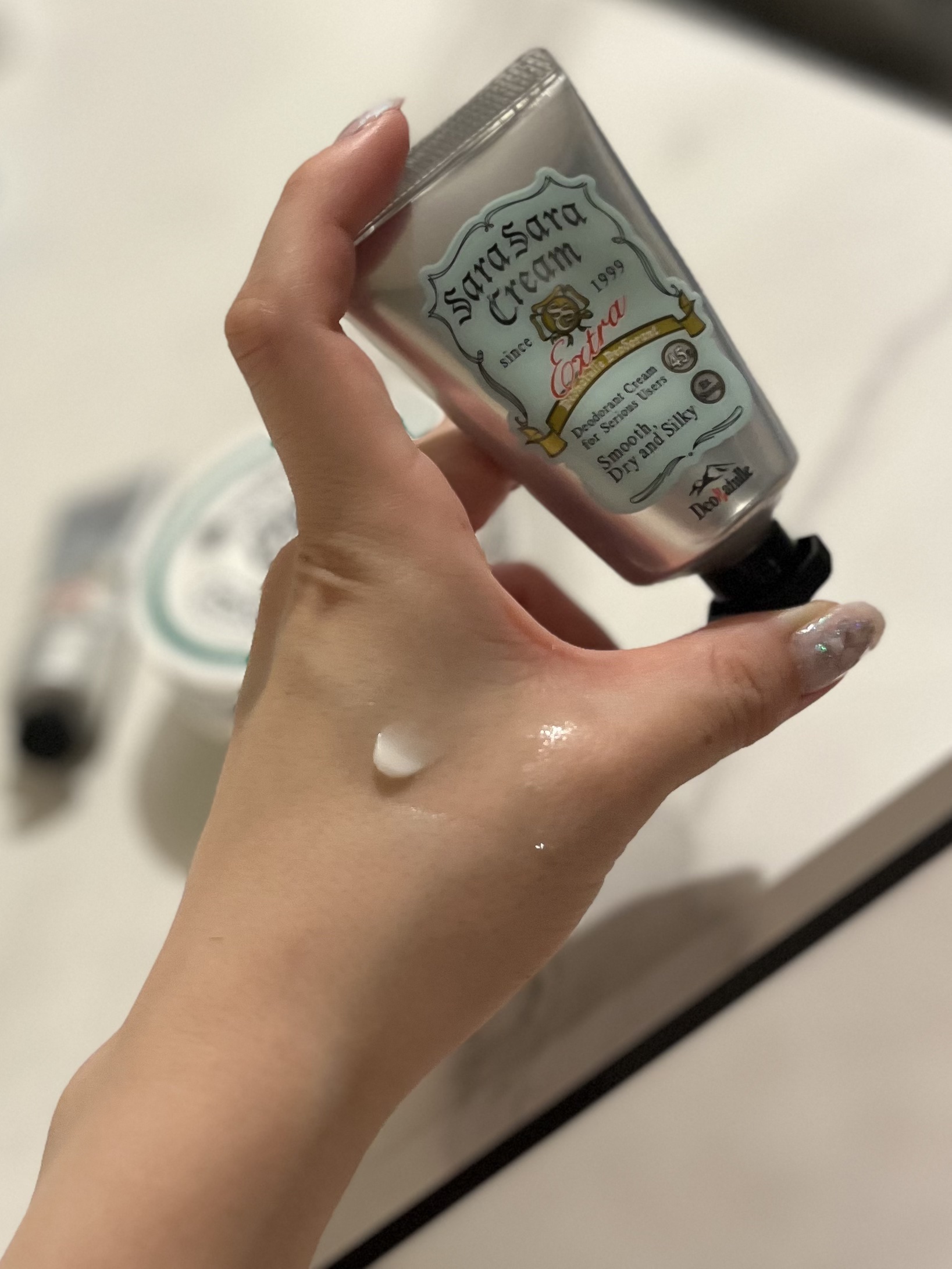 薬用さらさらデオドラントパウダー/デオナチュレ/デオドラント・制汗剤を使ったクチコミ（3枚目）